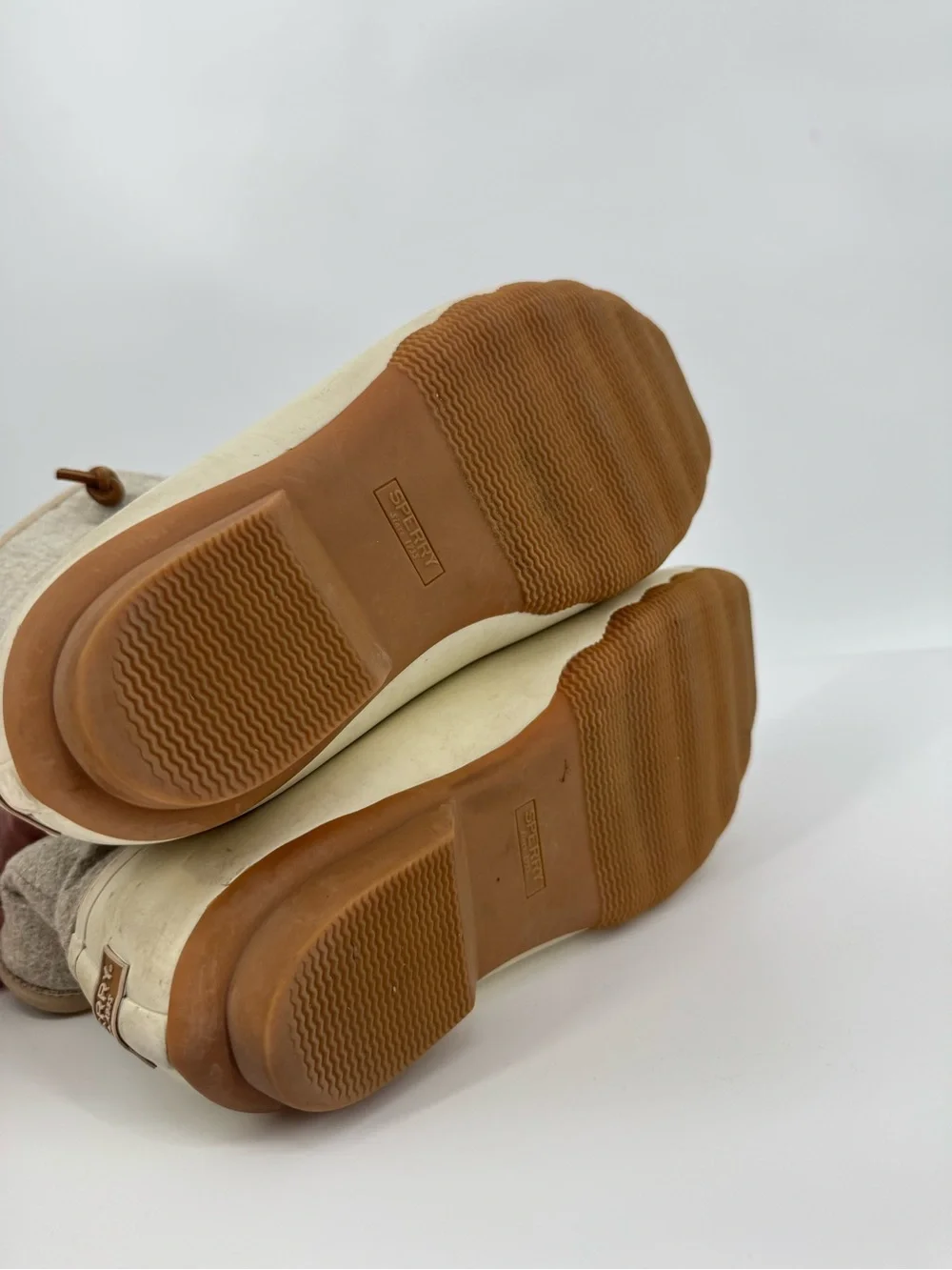 Sperry cream duck